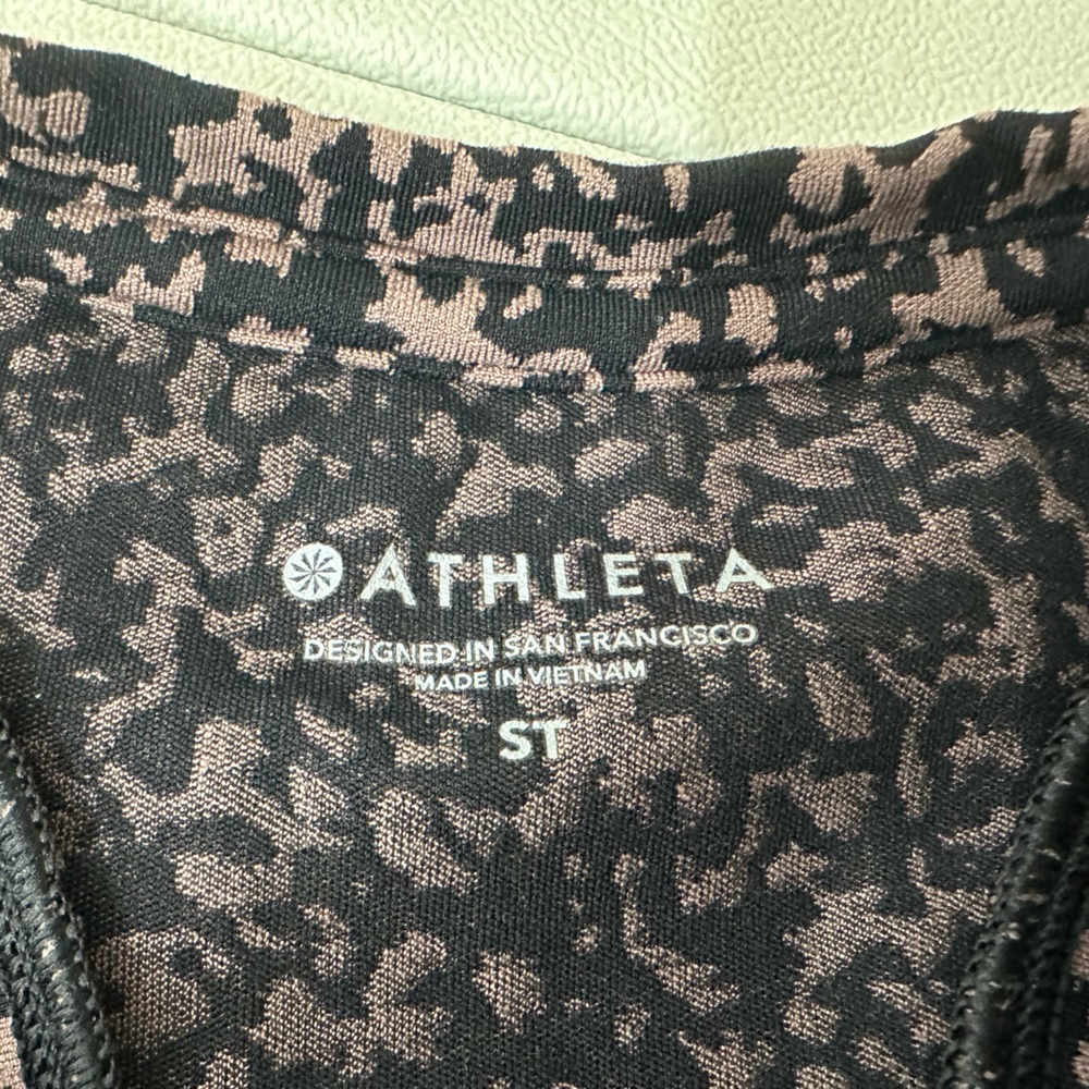Athleta Shanti Leopard Print Crop Top - Picture 7 of 8